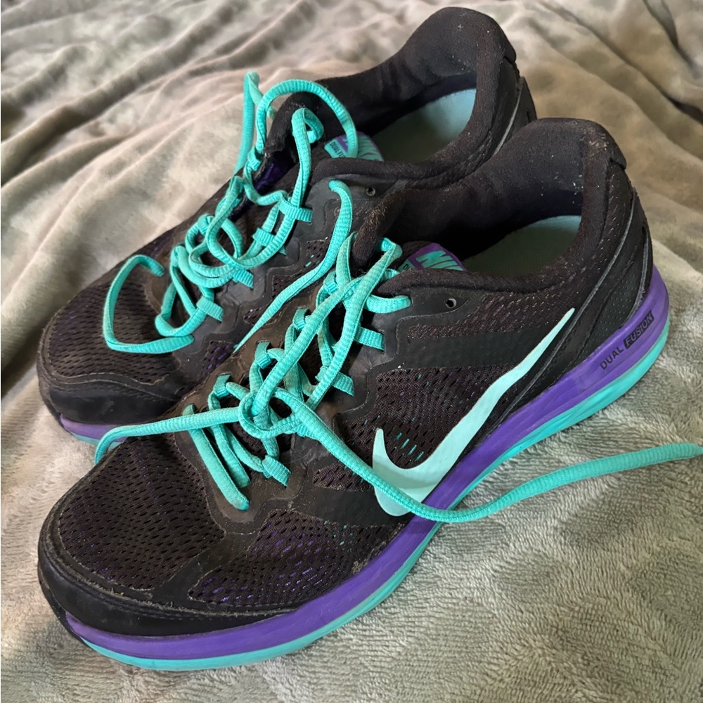 Nike Women's Black and Teal Athletic Shoe